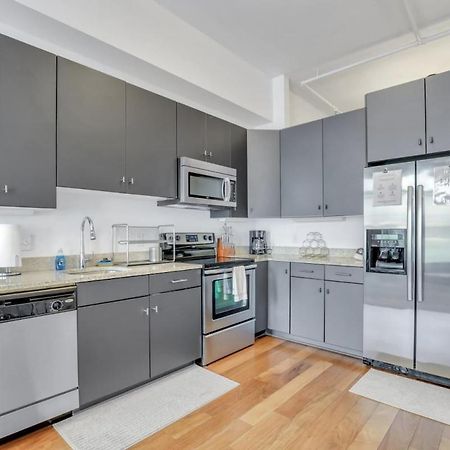 Lush Savannah Loft - Near Plant Riverside District Εξωτερικό φωτογραφία