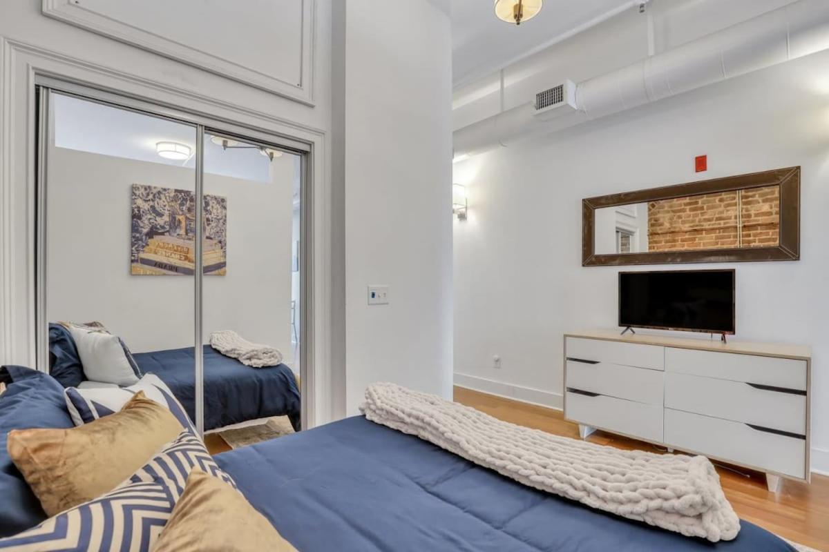 Lush Savannah Loft - Near Plant Riverside District Εξωτερικό φωτογραφία