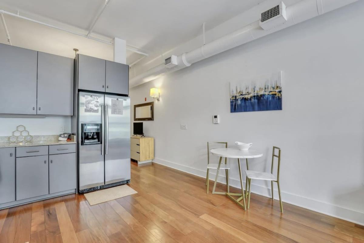 Lush Savannah Loft - Near Plant Riverside District Εξωτερικό φωτογραφία